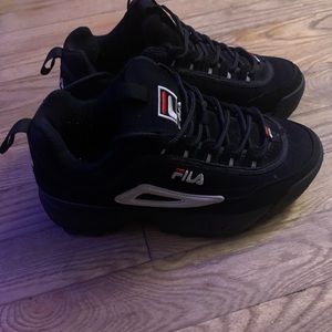 Kids fila’s lightly used size 4.5 us